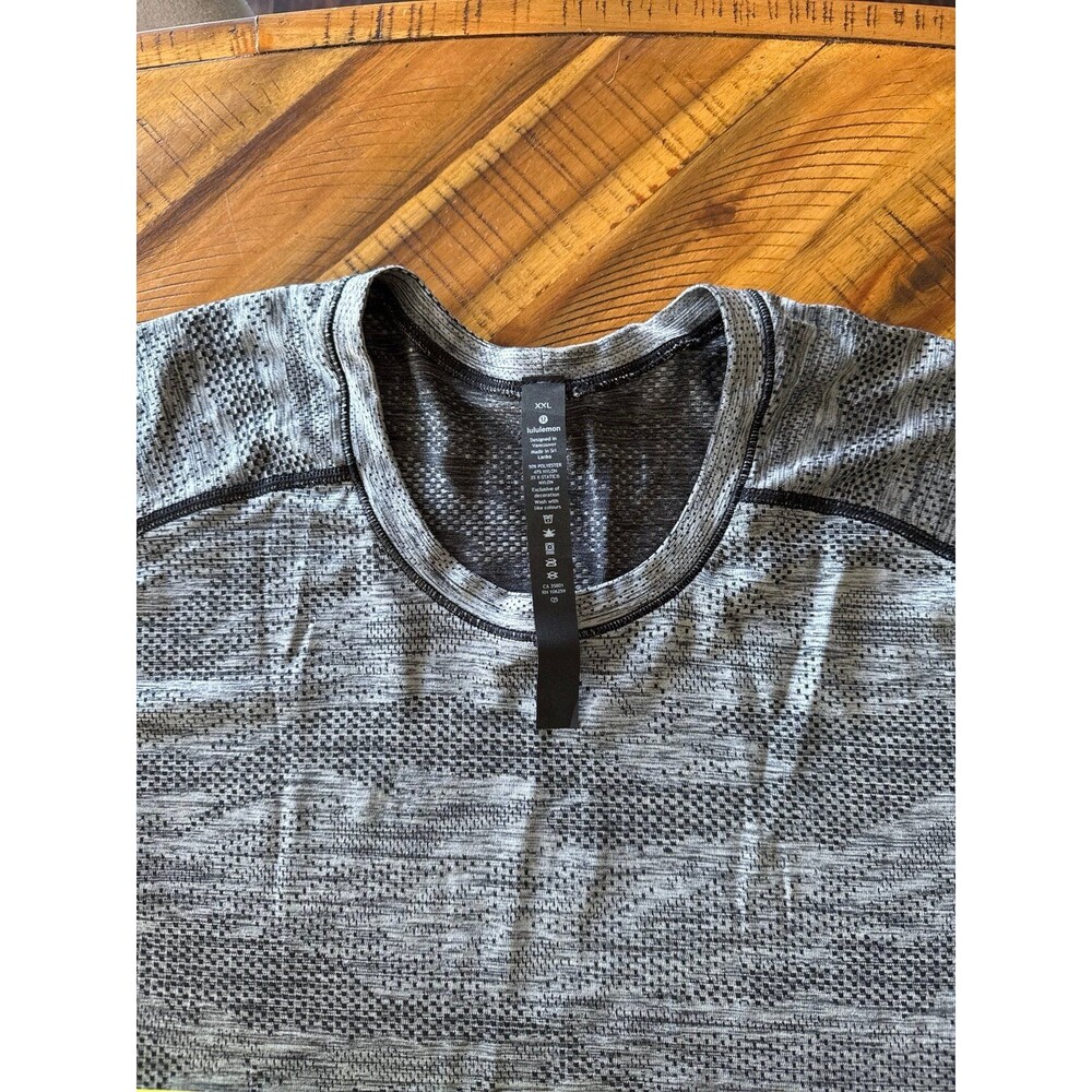 Lululemon Metal Vent Tech Short Sleeve Shirt Men’s XXL grey black camo NWT - Picture 6 of 11